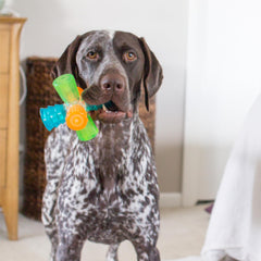 Outward Hound Triple Jack: texturas nervadas que invitan a morder con cuidado
