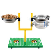 Pets First alimentador perro poste de gol con diseño temático y comida ordenada.