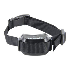 Collar PetSafe YardMax frente al dispositivo, seguridad para explorar el patio.