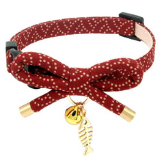 PetSoKoo collar gato lazo rojo, elegante y seguro para paseos.