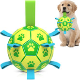QDAN pelota de fútbol para perros, balón verde, fomenta actividad física y diversión.