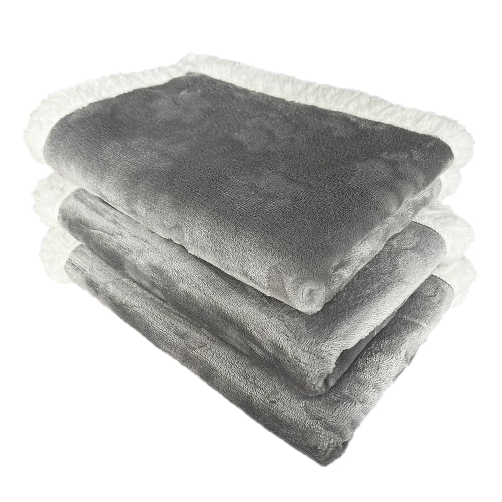 Manta Qeils para mascotas con huellas en gris, suave y cálida para uso diario.