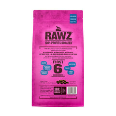 Rawz pollo deshidratado: fuente proteica para gatos activos.