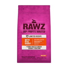 Rawz Real Rabbit alimento seco para gatos en tazón con croquetas crujientes.