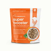 Smallbatch Premios frizados de pollo para perros y gatos, alto contenido proteico para energía diaria.