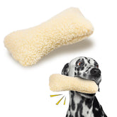 SPOT hueso-peluche para perros medianos ofrece confort y abrazos.