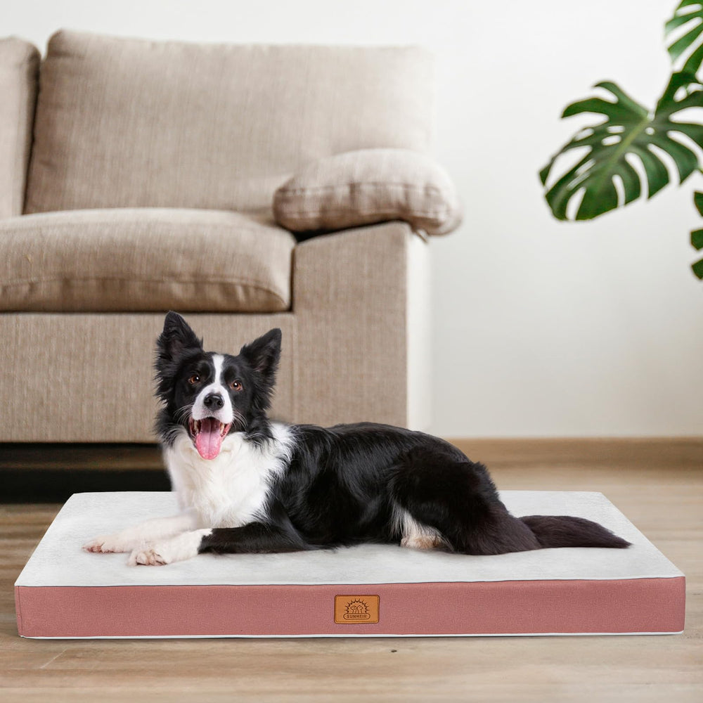 Sunheir cama ortopédica para perros grandes, superficie suave y rosada.