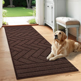 Alfombra Tindbea para perros: patas con lodo en la entrada, mantiene el suelo limpio.