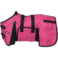 Manta Tough1 para establo miniatura, vista frontal, ofrece calor suave y protección.