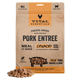 Vital Essentials puerco desecado crujiente mini nibs en plato, fuente proteica de alta calidad para gatos