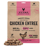 Vital Essentials trocitos pollo liofilizados bolsa abierta muestra textura suave para gatos