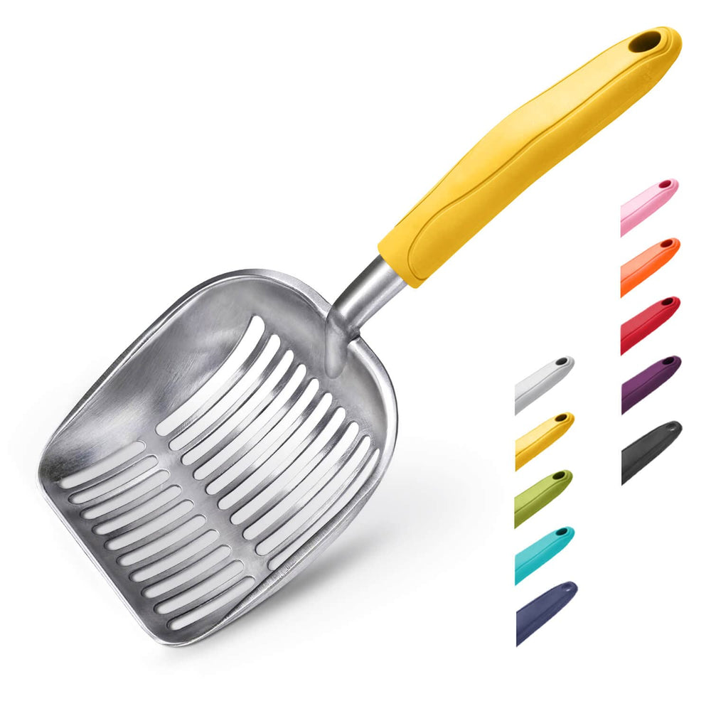 WePet cazo para arena de gato de aluminio con mango amarillo, cómodo de usar.