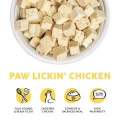 Weruva Cat Freeze Dried Paw Lickin' Chicken, sin huesos, opción segura para gatos adultos.