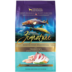 Zignature Whitefish en bol de perro con croquetas crujientes para la comida.