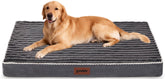 Cama ZOMISIA XXL para perro dentro de jaula con ajuste estable.