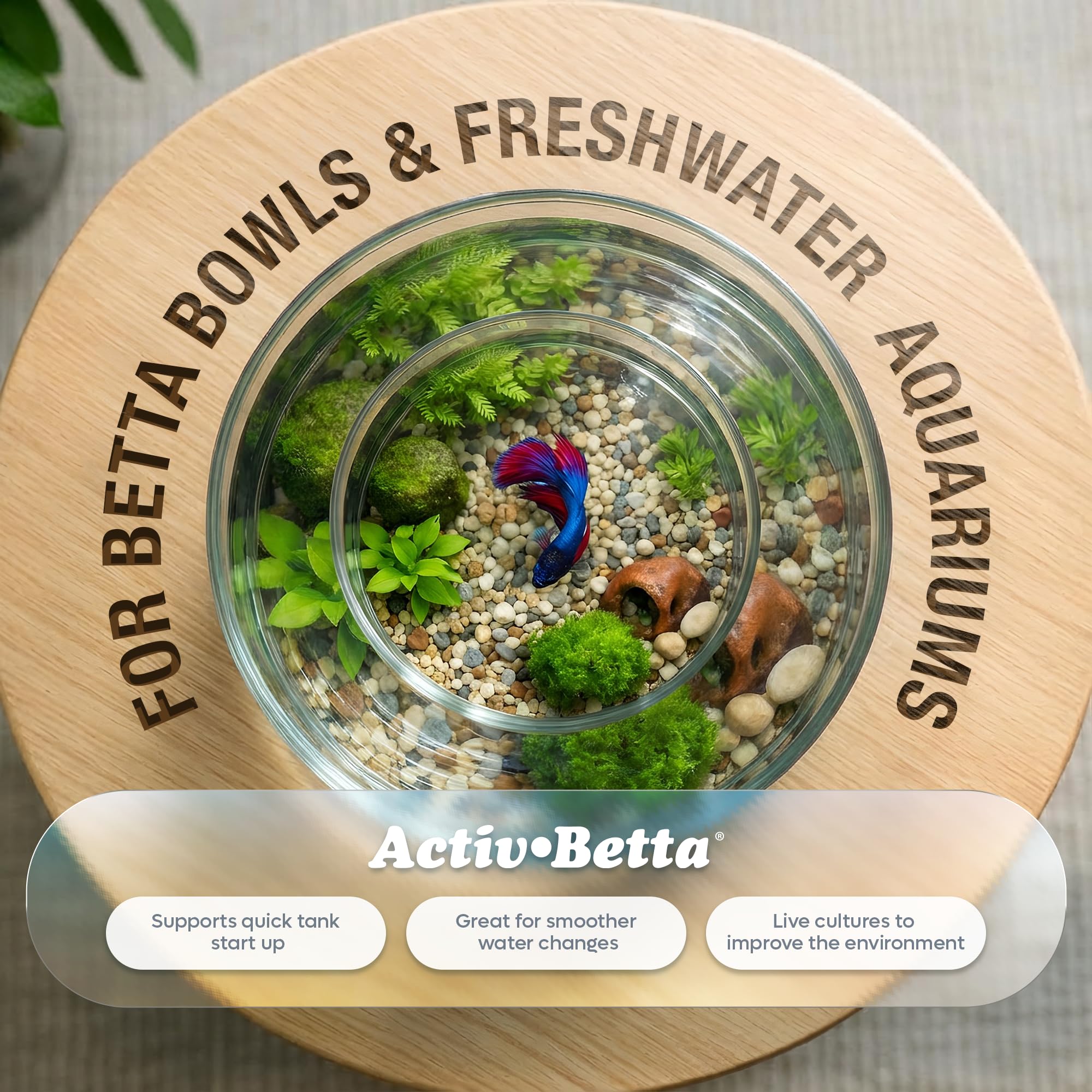 Activ Betta Bio-Activ Live: vertiendo agua natural sin cloro para un entorno seguro.