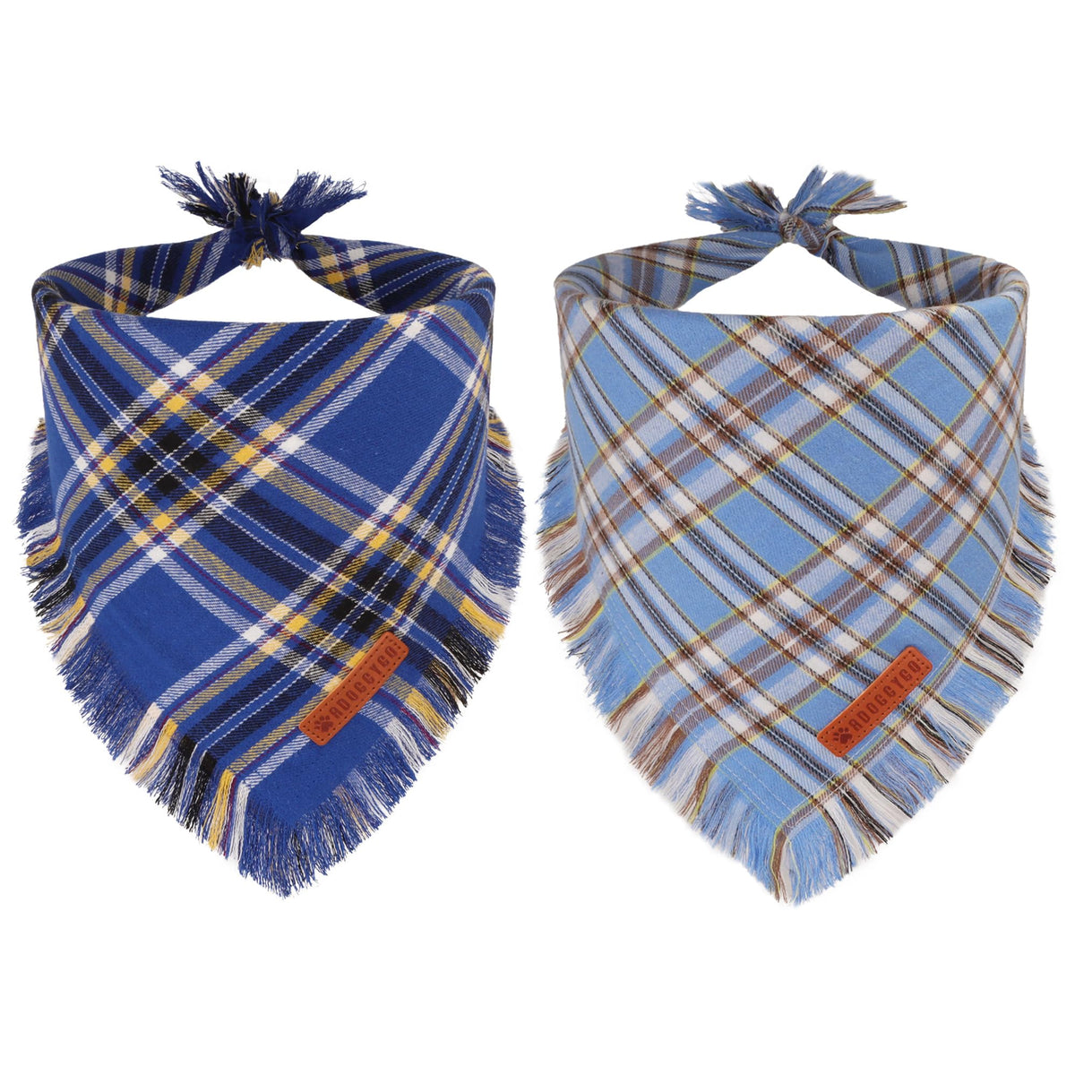 Bandana ADOGGYGO azul con cuadros y flecos para paseos diarios.