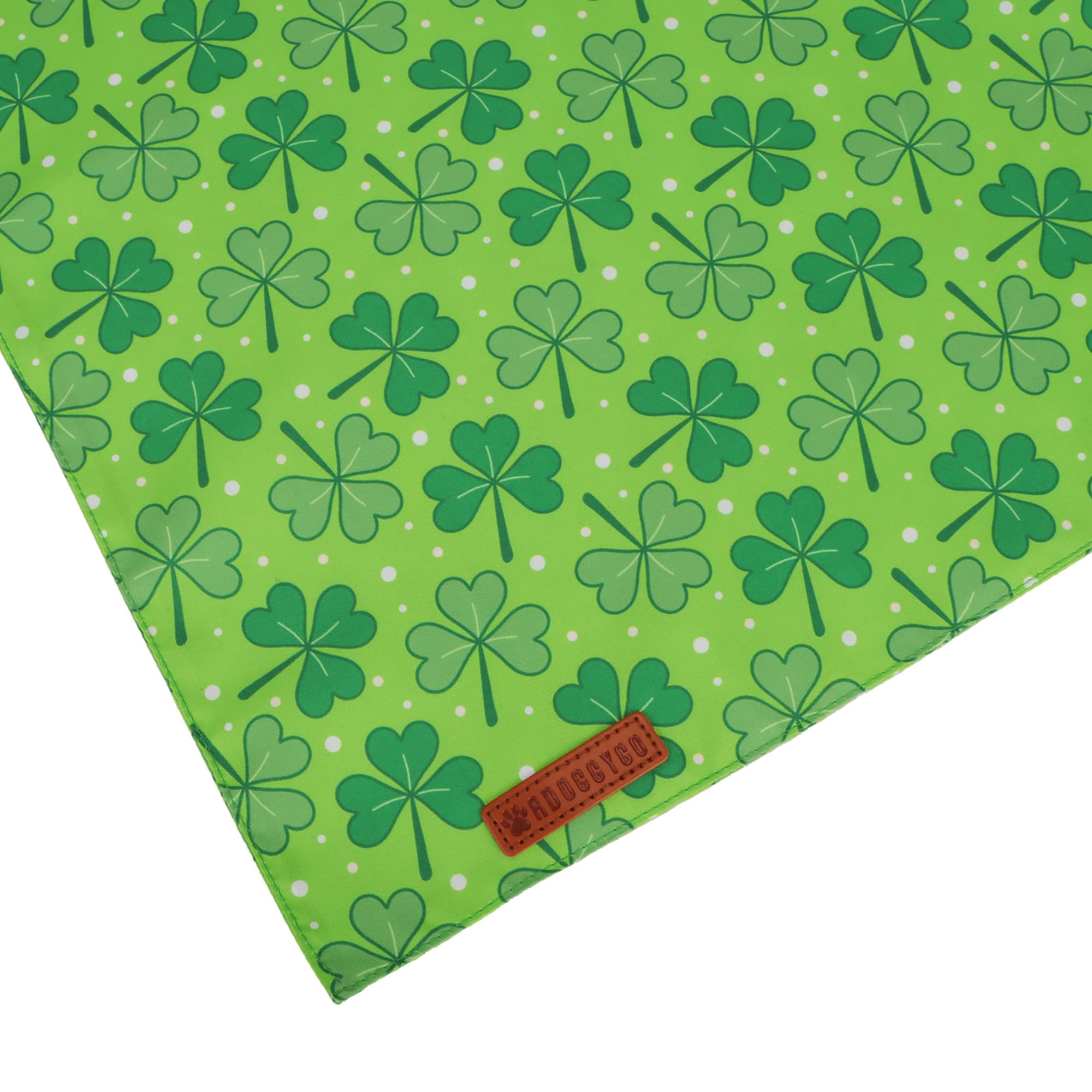 ADOGGYGO bandana extragrande con ajuste seguro para razas grandes.