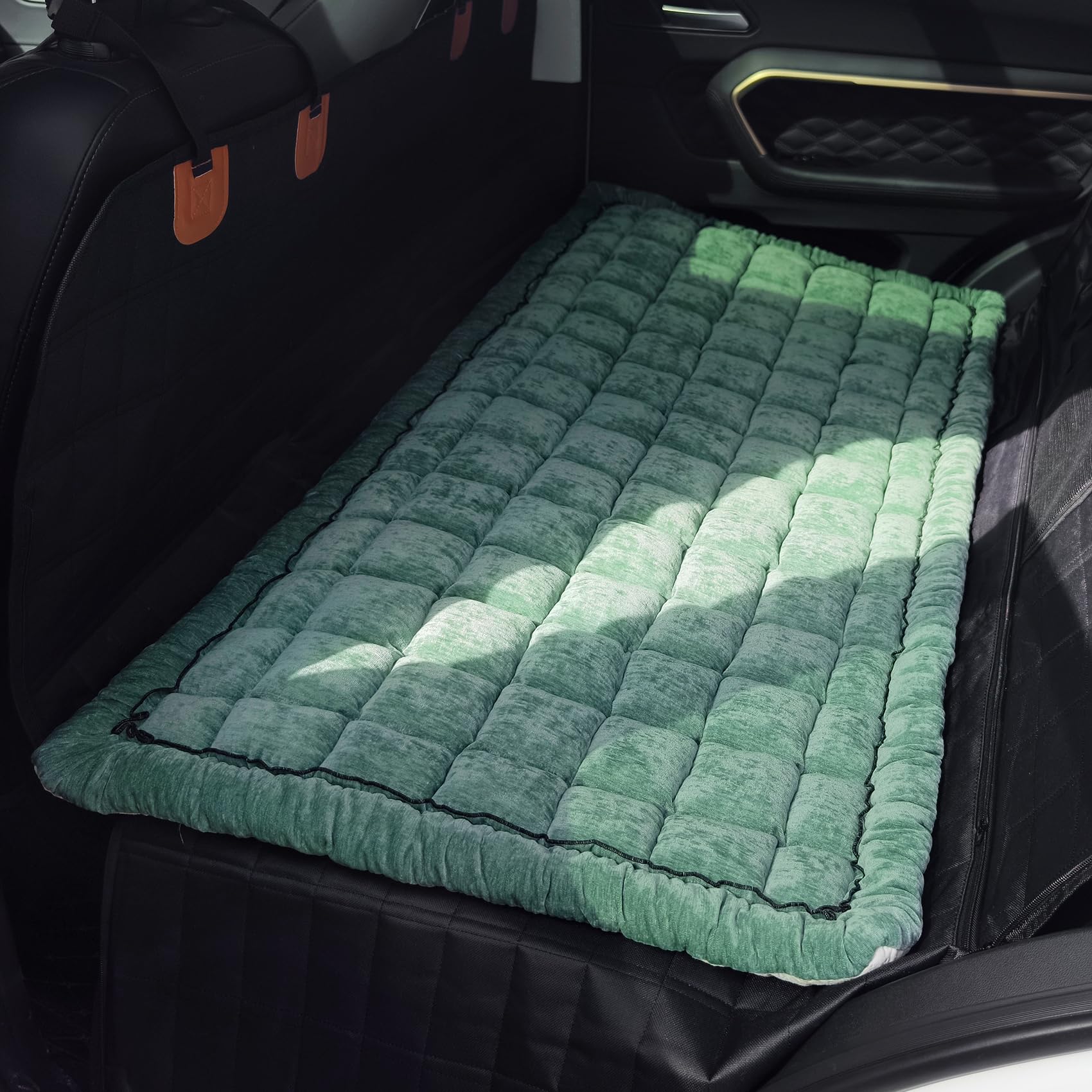 Cama para perros AEEISHOMEREFORM en asiento trasero con patrón a cuadros verde, cómodo para viajes