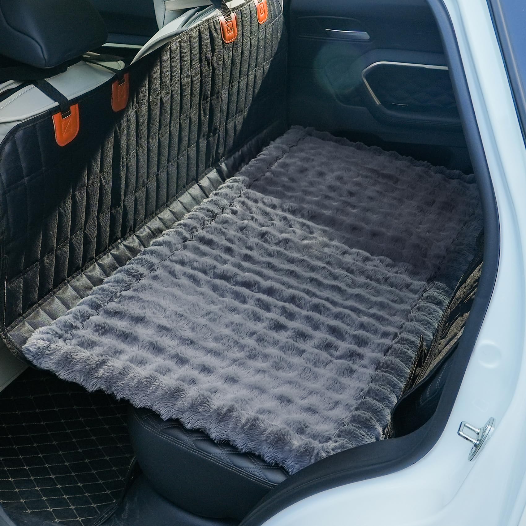 AEEISHOMEREFORM: cama suave para perro en coche, descanso cómodo durante viajes.