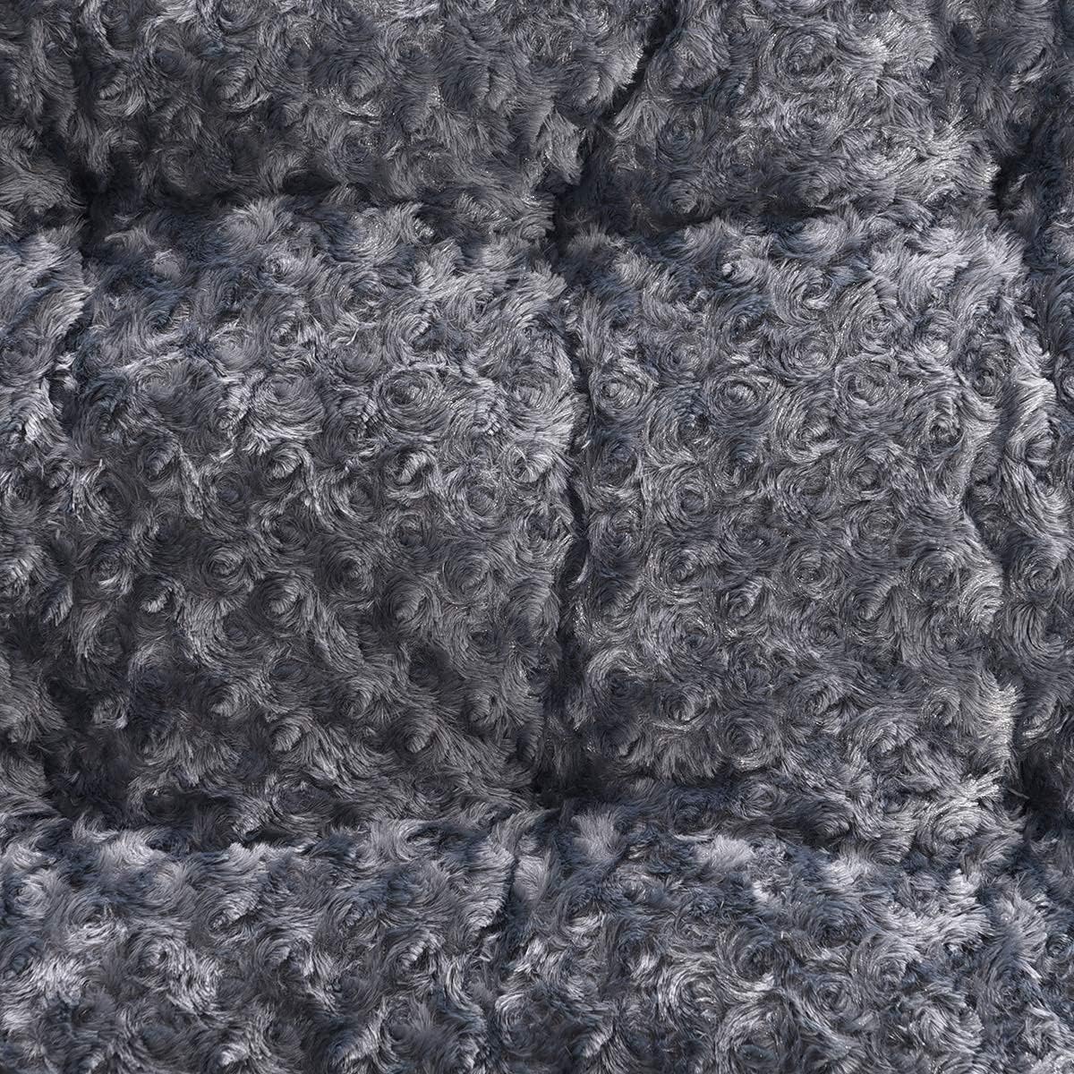 Amazon Basics diseño-peluche-durable: textura suave y duradera para uso diario.