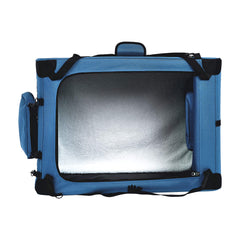 Amazon Basics jaula plegable azul con asa y correa para transporte cómodo.
