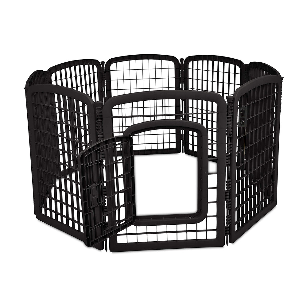 Jaula de plástico resistente Amazon Basics con puerta y cierre seguro para mascotas.