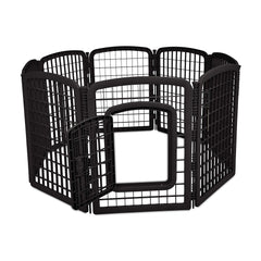 Jaula de plástico resistente Amazon Basics con puerta y cierre seguro para mascotas.