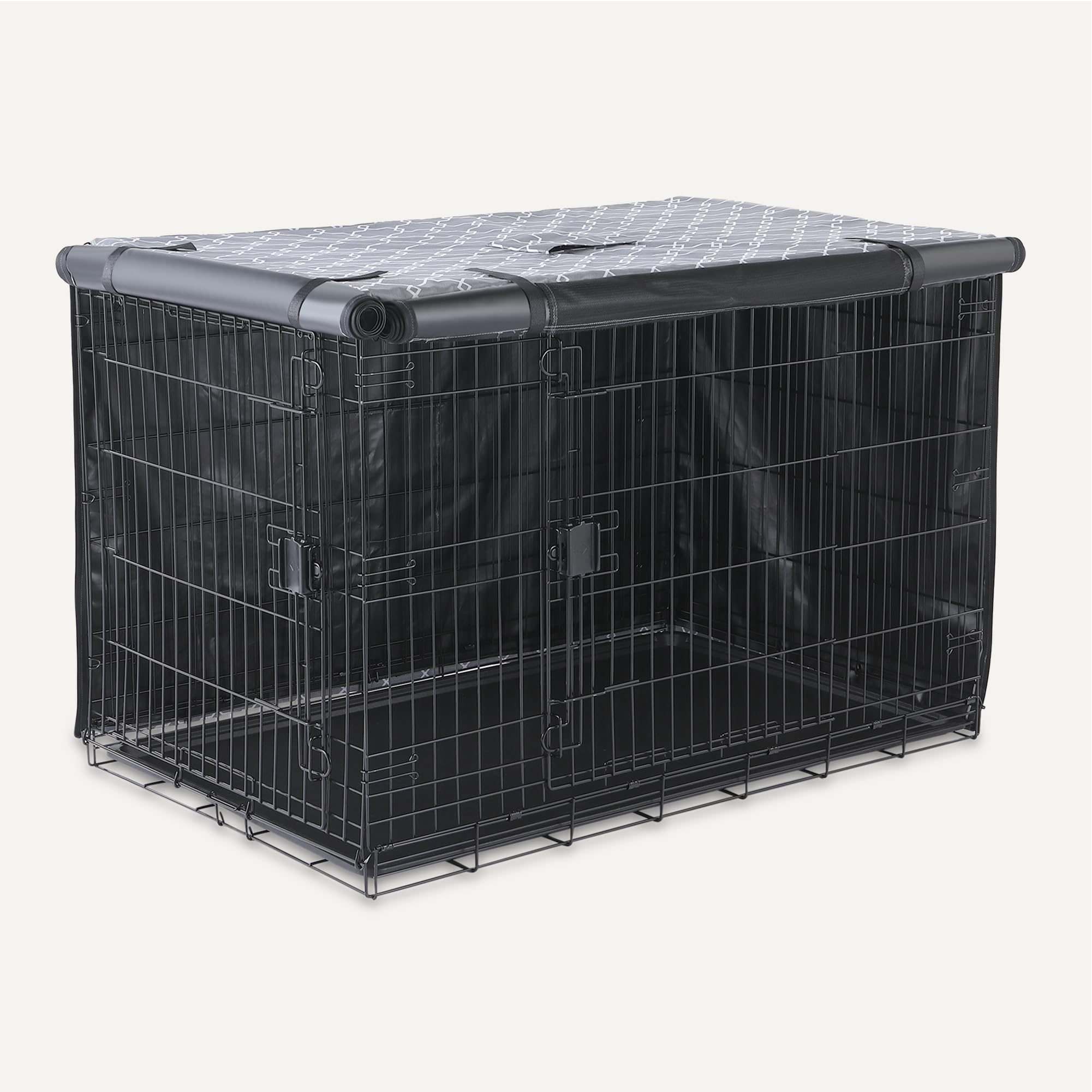 Material resistente de Amazon Basics, durabilidad asegurada gracias al poliéster reciclado.
