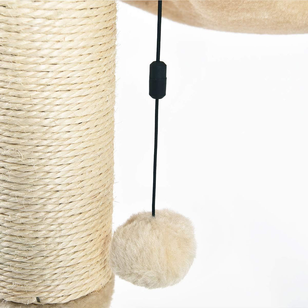 Amazon Basics torre con bola colgante para juego interactivo.