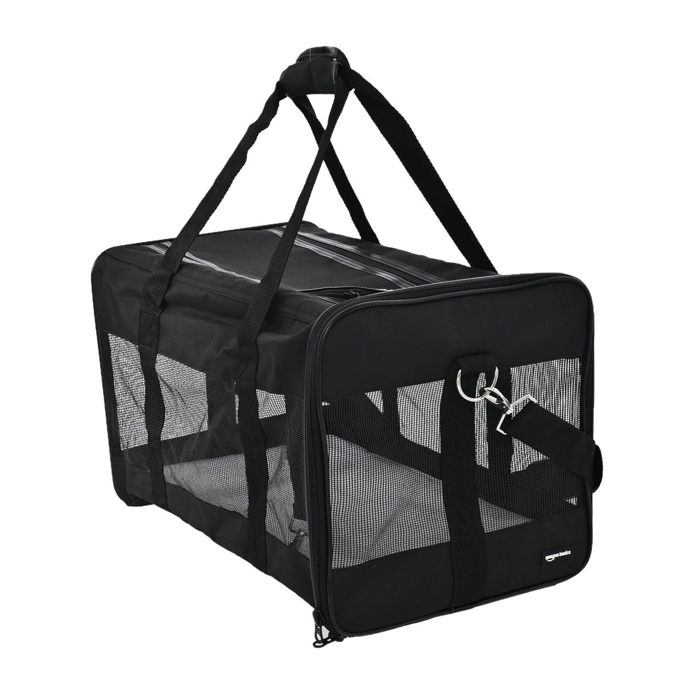 Amazon Basics transportadora blanda para mascotas con malla para buena ventilación.