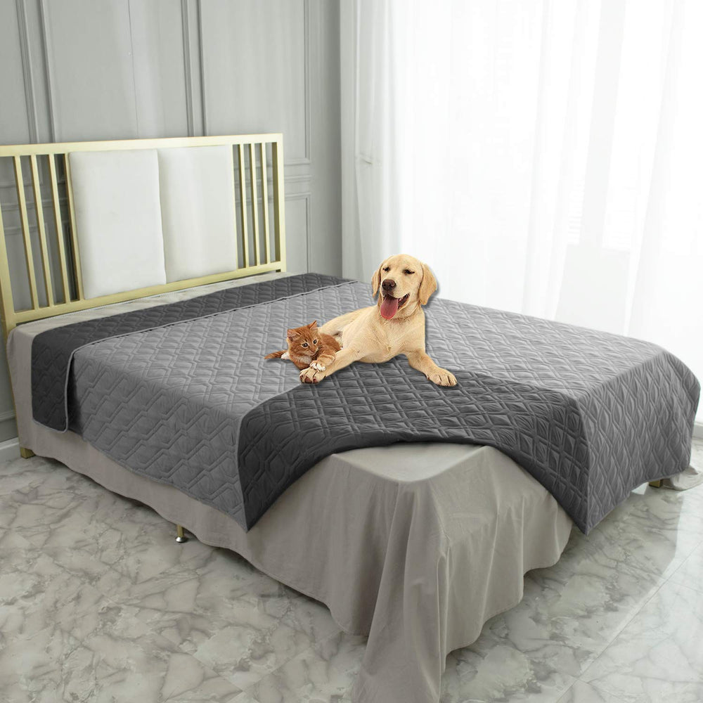 Ameritex textura suave, cómodo para mascotas durante siestas en el sofá.