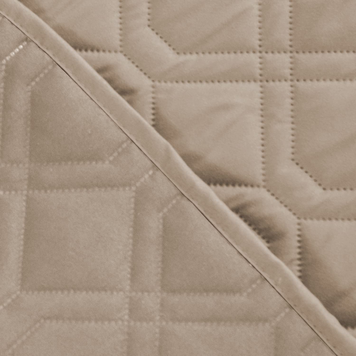 Ameritex uso diario para proteger muebles, ideal para hogares con mascotas.