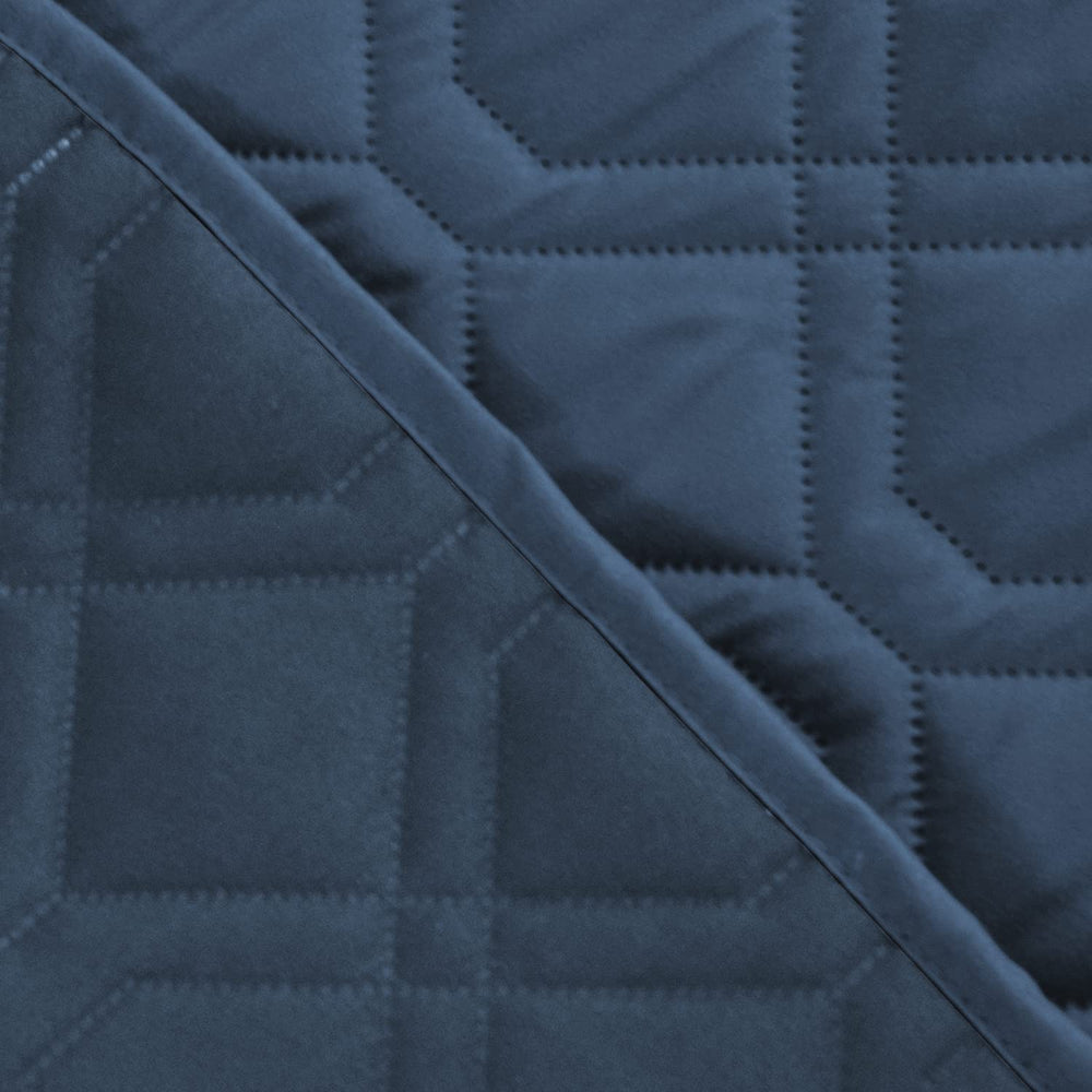 Ameritex uso práctico en cama, sofá y sillón para protección continua.