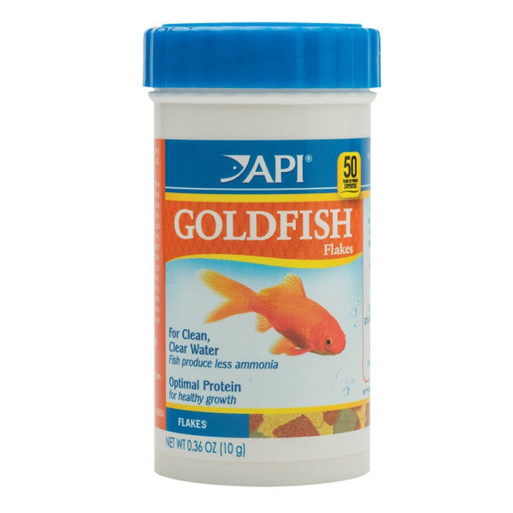 API GOLDFISH FLAKES con ingredientes spirulina para colores vivos.