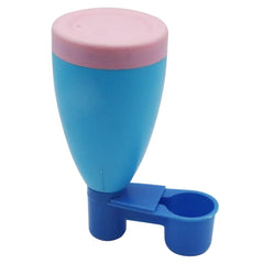 Bebedero automático APlayfulBee para aves azul, estructura duradera y fiable.