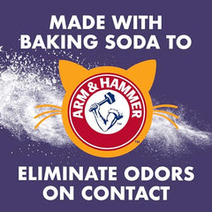 Arm & Hammer Forever Fresh espolvoreado sobre la arena de gatos