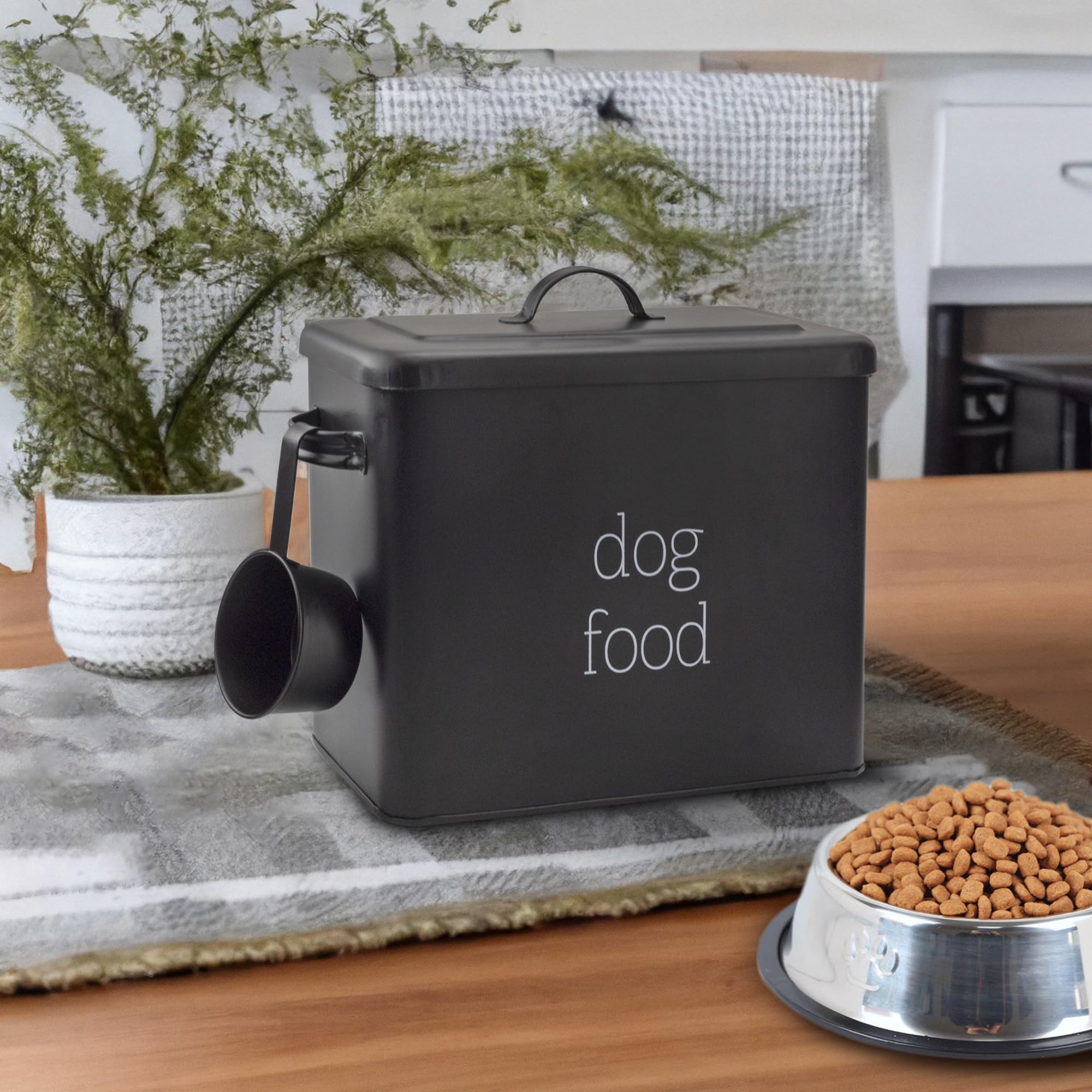 AuldHome bin retro para comida de perros, diseño vintage que encaja en cocinas actuales.