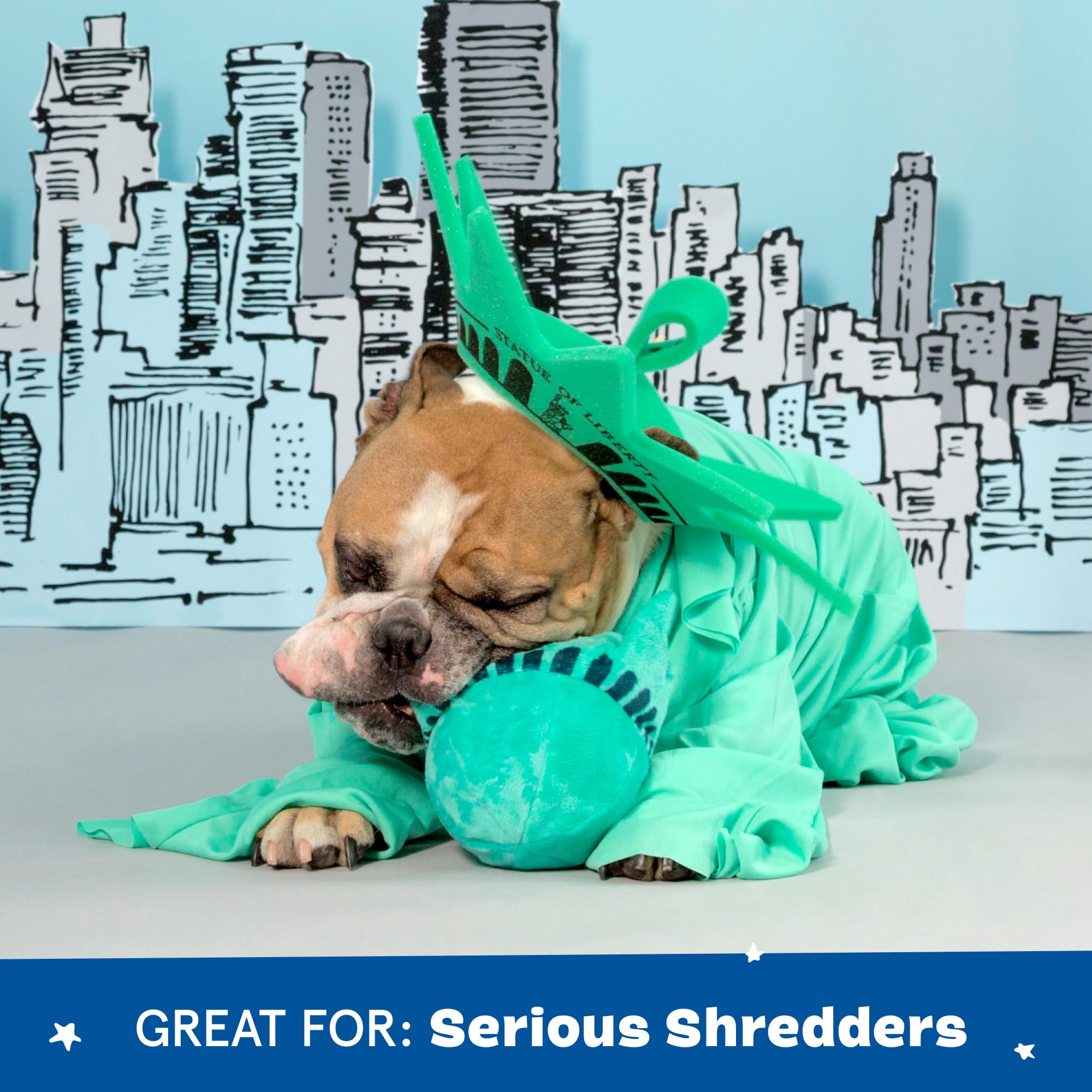 BarkBox Lady Liberty Ball en la colección destacada de BarkBox para juguetes probados.