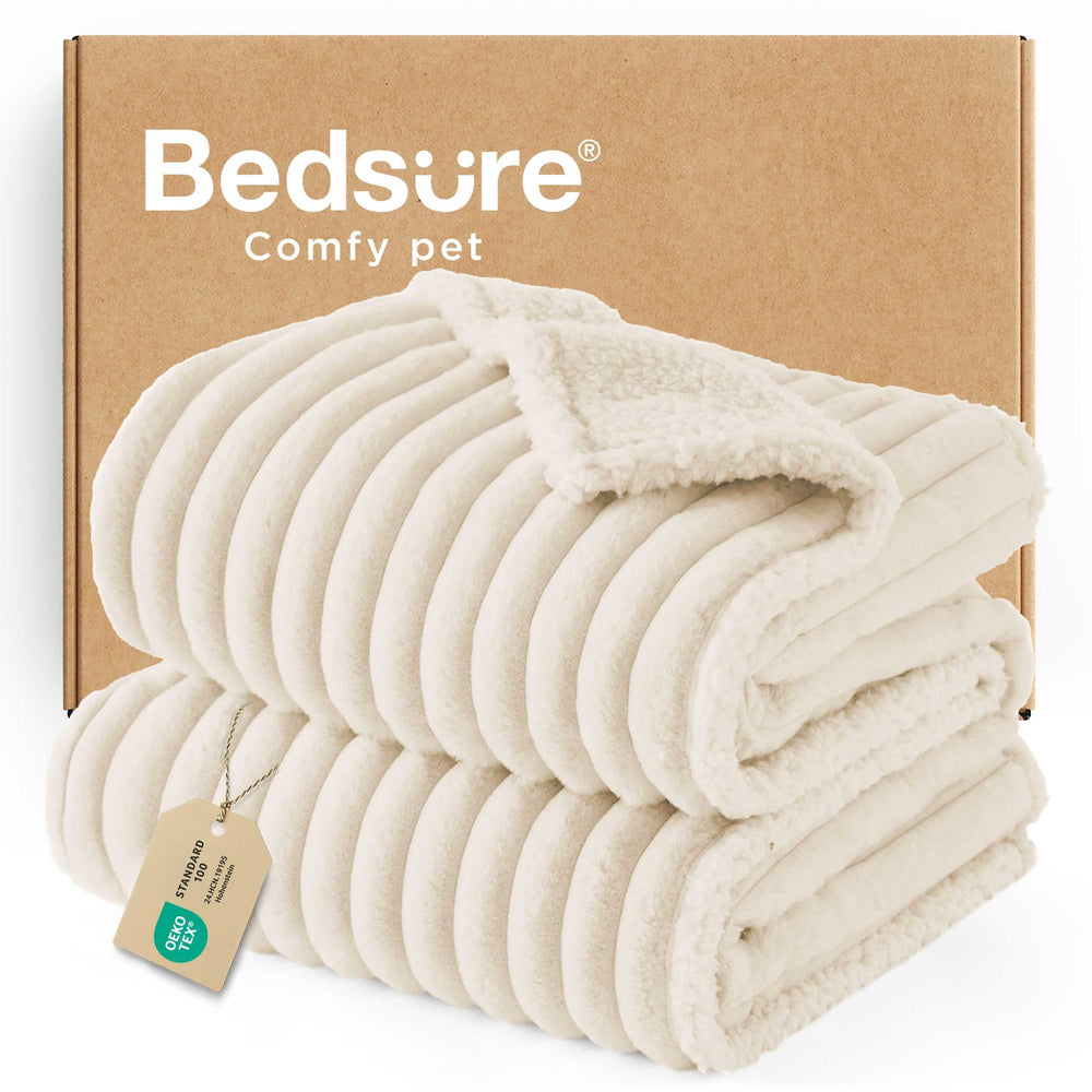 Bedsure ComfyFleece impermeable para perros grandes, protección resistente para sofás.