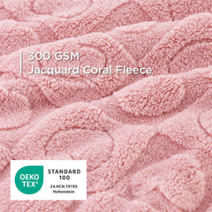 Bedsure manta para mascota rosa, uso diario en sofá y cama.