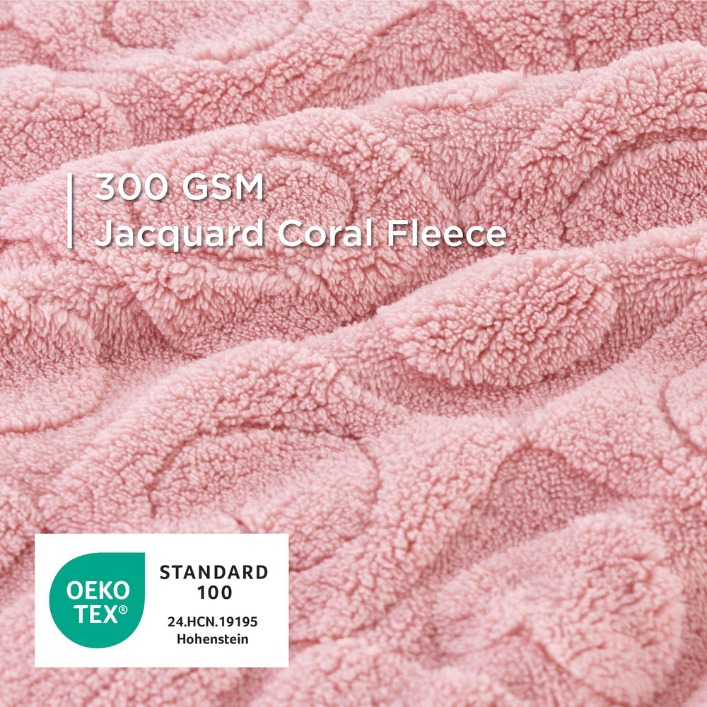 Bedsure manta para perro grande rosa, ligera y lavable para limpieza fácil.