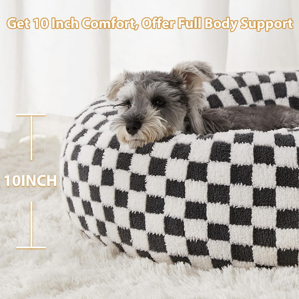 Detalle de textura suave jacquard en la cama donut BFPETHOME.