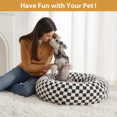 Apta para mascotas de tamaño medio hasta 30 libras, ideal para cachorros y gatitos.