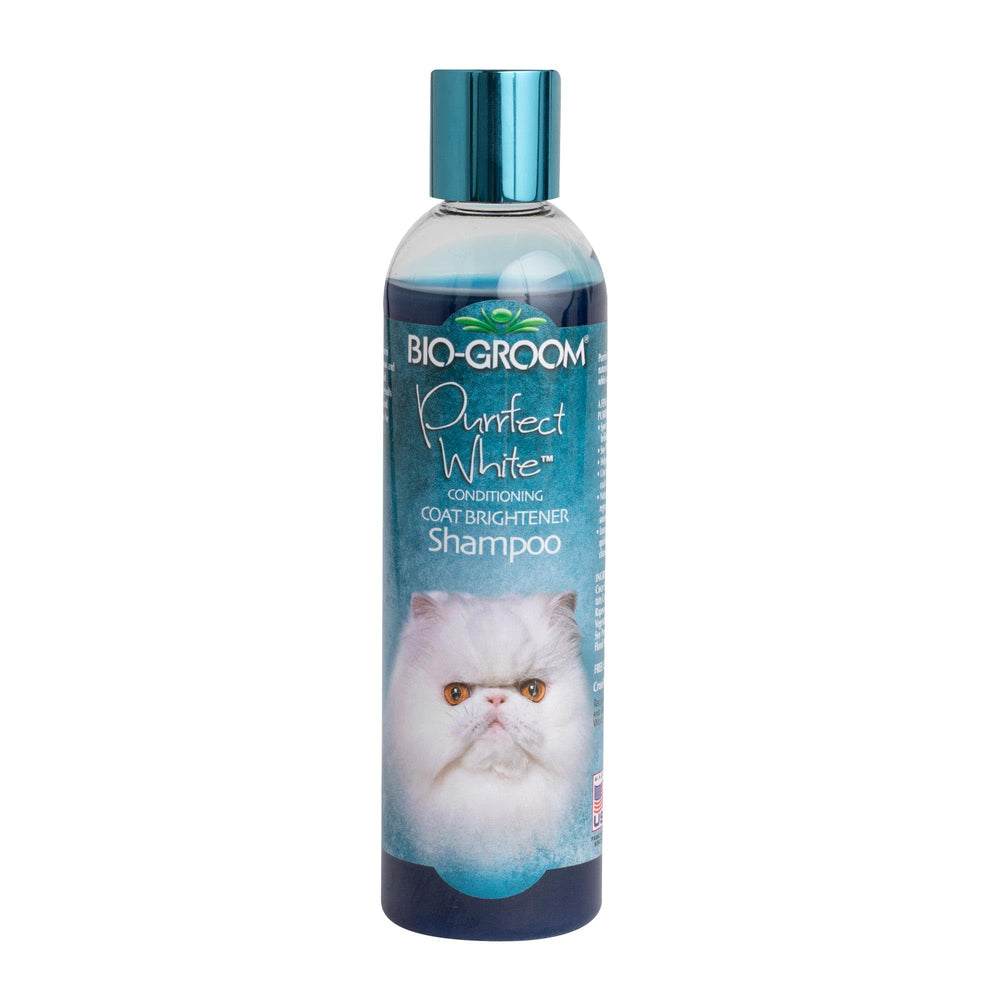 Bio-groom Purrfect White: botella de champú realza el pelaje claro de gatos.