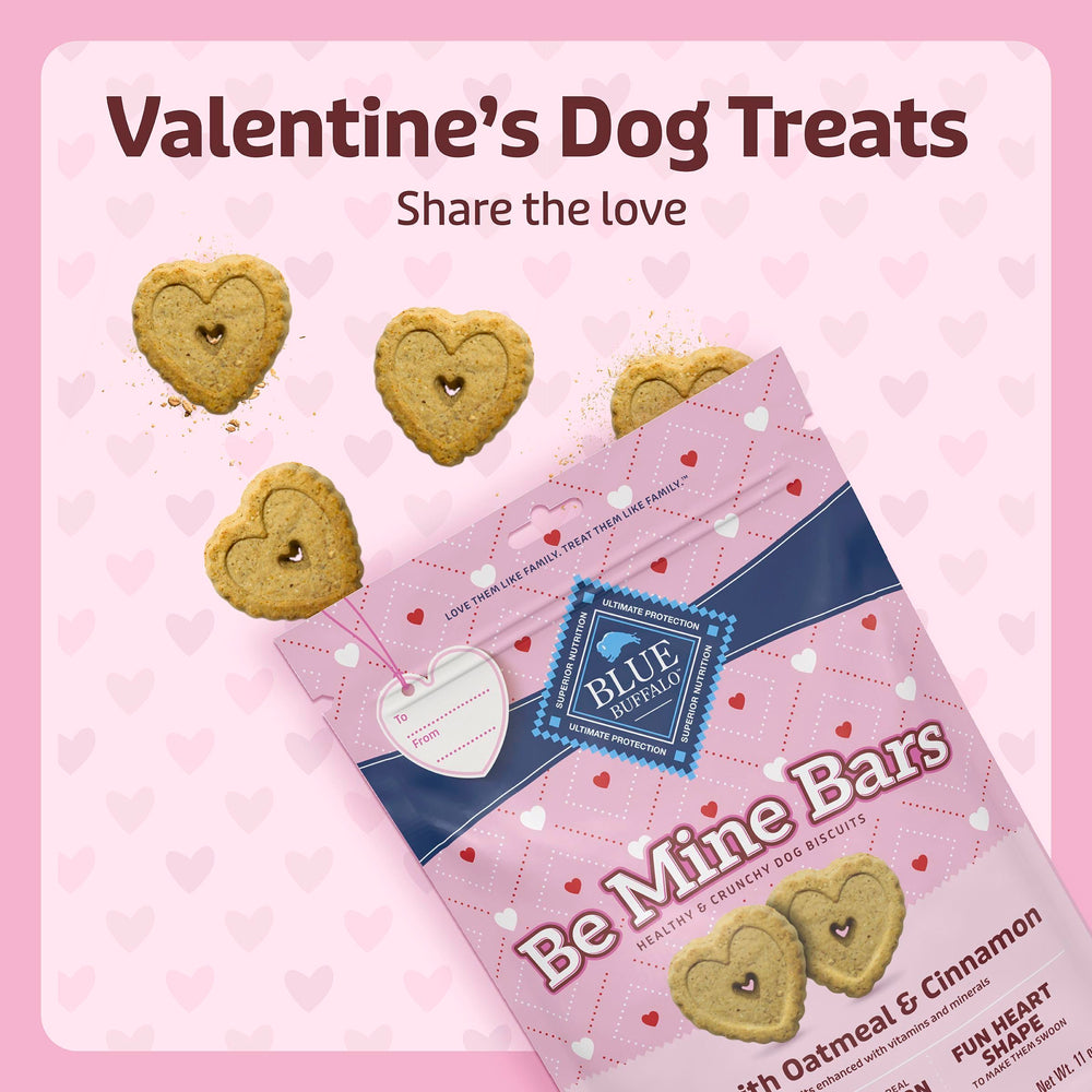 Blue Buffalo Be Mine Bars: perro disfrutando, recompensa perfecta durante el juego.