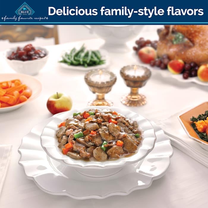 Blue Buffalo Family Favorites con pavo, patatas y judías verdes en lata 12.5 oz.