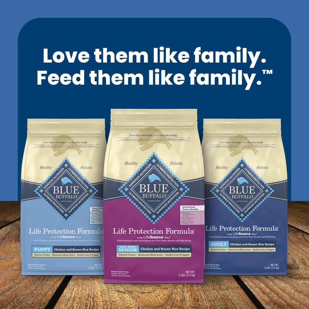 Empaque de Blue Buffalo Life Protection Formula que resalta ingredientes y beneficios clave.
