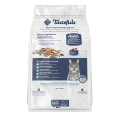 Blue Buffalo Tastefuls: croquetas visibles para gatos adultos con sabor pollo y pavo.