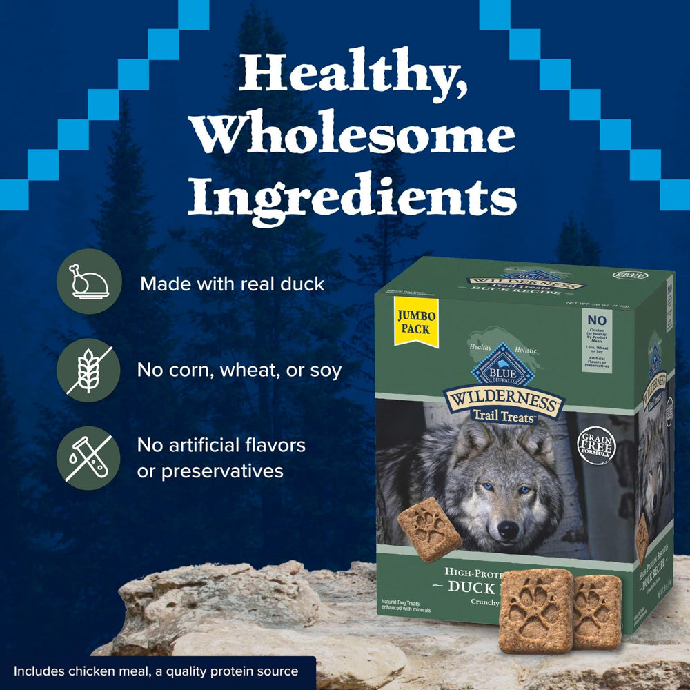 Blue Buffalo Wilderness Trail Treats empaque que destaca ingredientes clave.